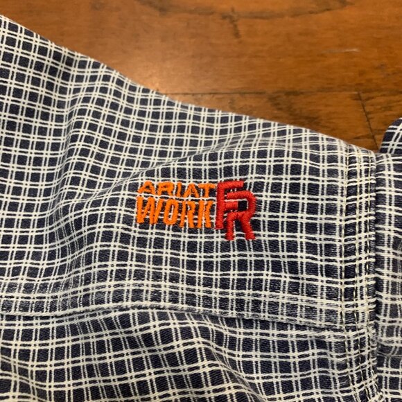 Ariat Work FR Men's Checkered Button-Down Shirt XXL Navy & White - Picture 11 of 16